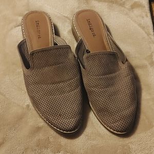 Used Indigo Rd. 8 Briwn Slides